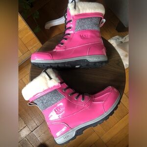 UGG SPARKLE HOT PINK FUR BOOTS 💞